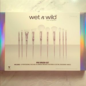 LE Wet N Wild 2017 Pro Brush Set (10 Piece)